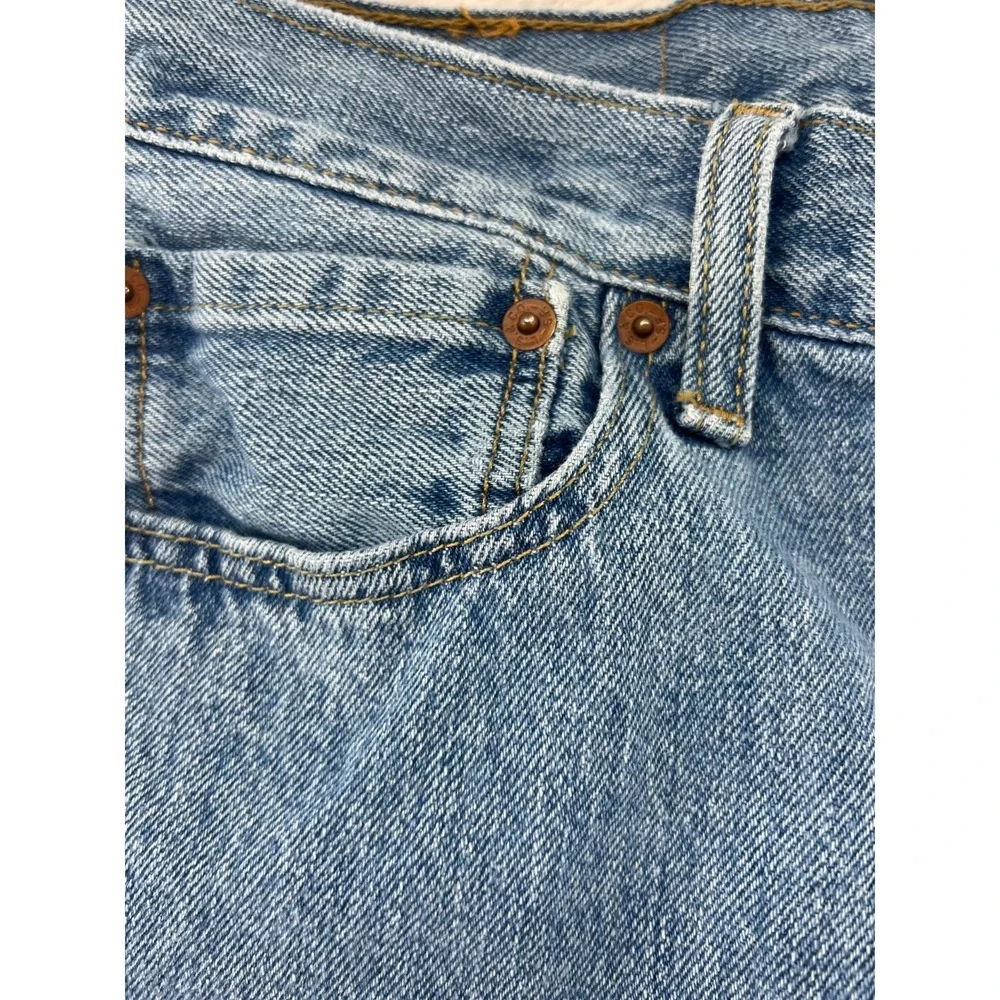 Levis 501 Original Fit Jeans Mens 32x30 Medium Wash Blue Button Fly Straight Leg